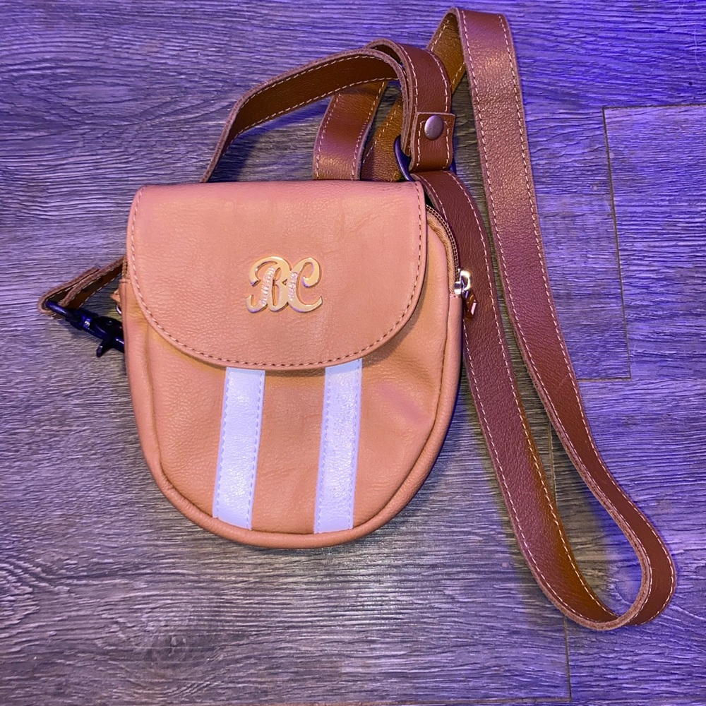 bulldog cases purse
